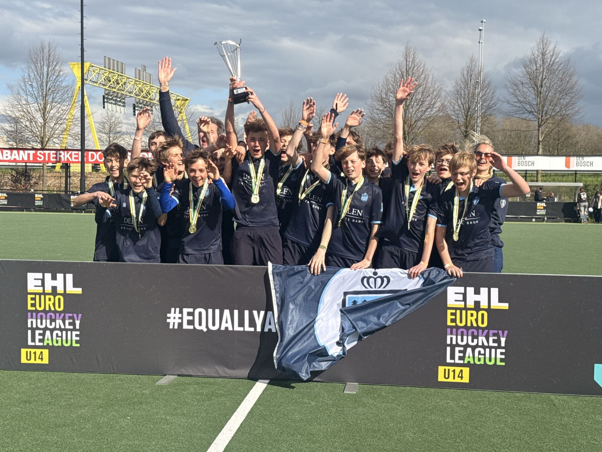 Les BU14 de l'Orée célèbrent leur victoire