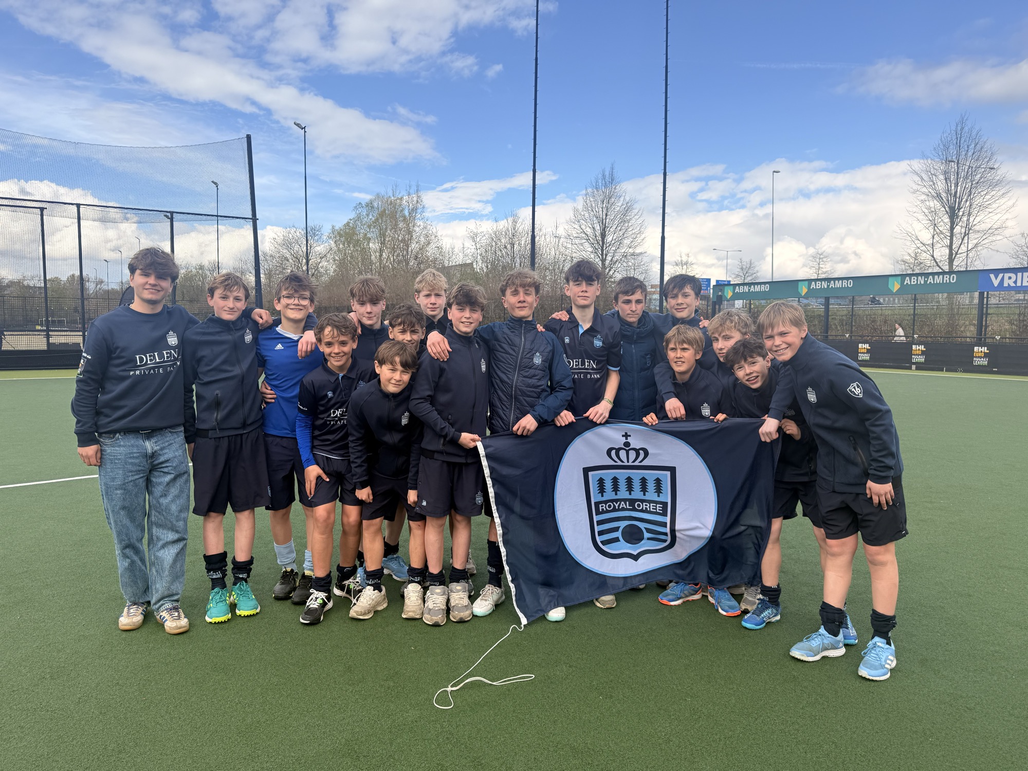 L'équipe avec le drapeau Orée